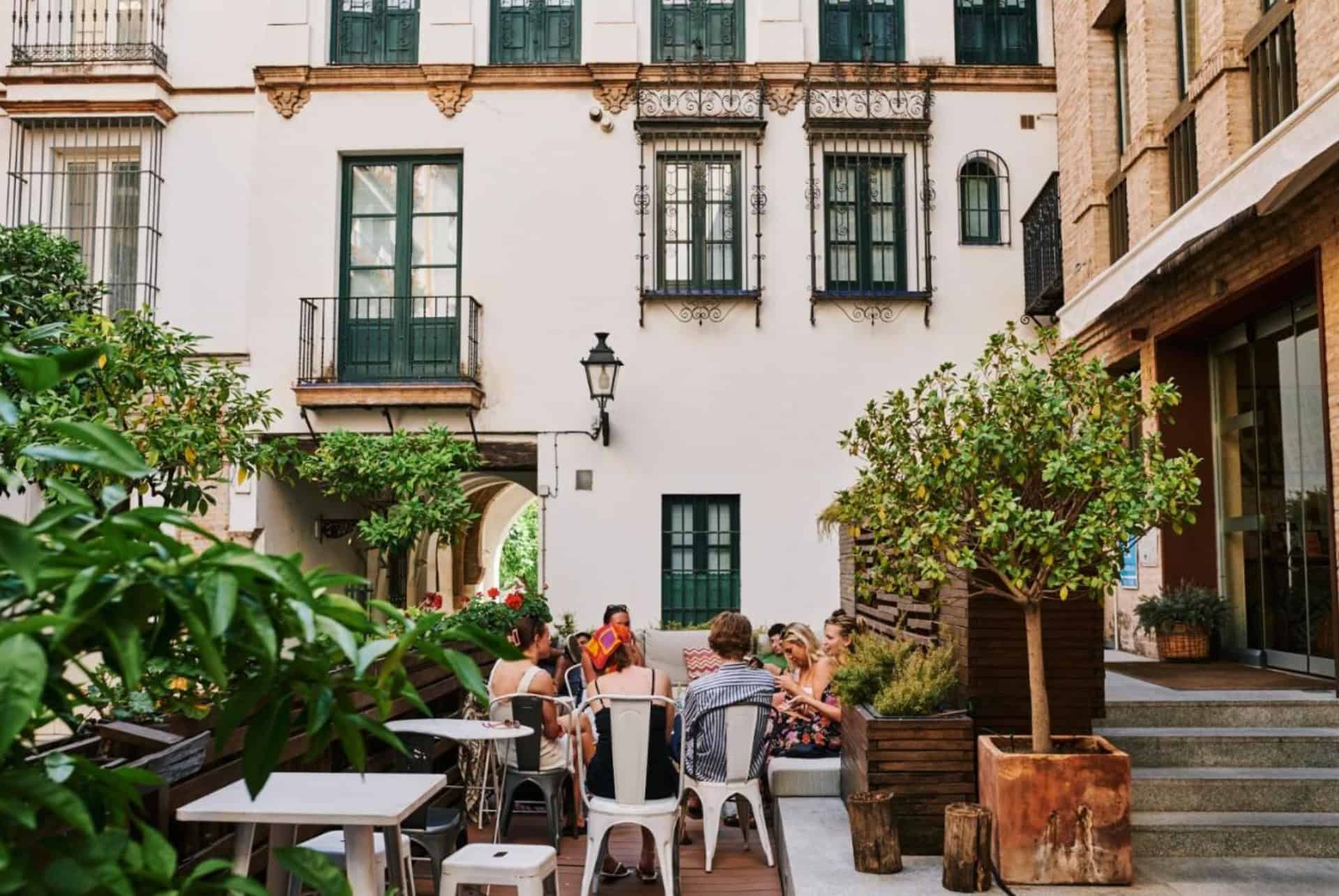 toc hostel sevilla terrasse
