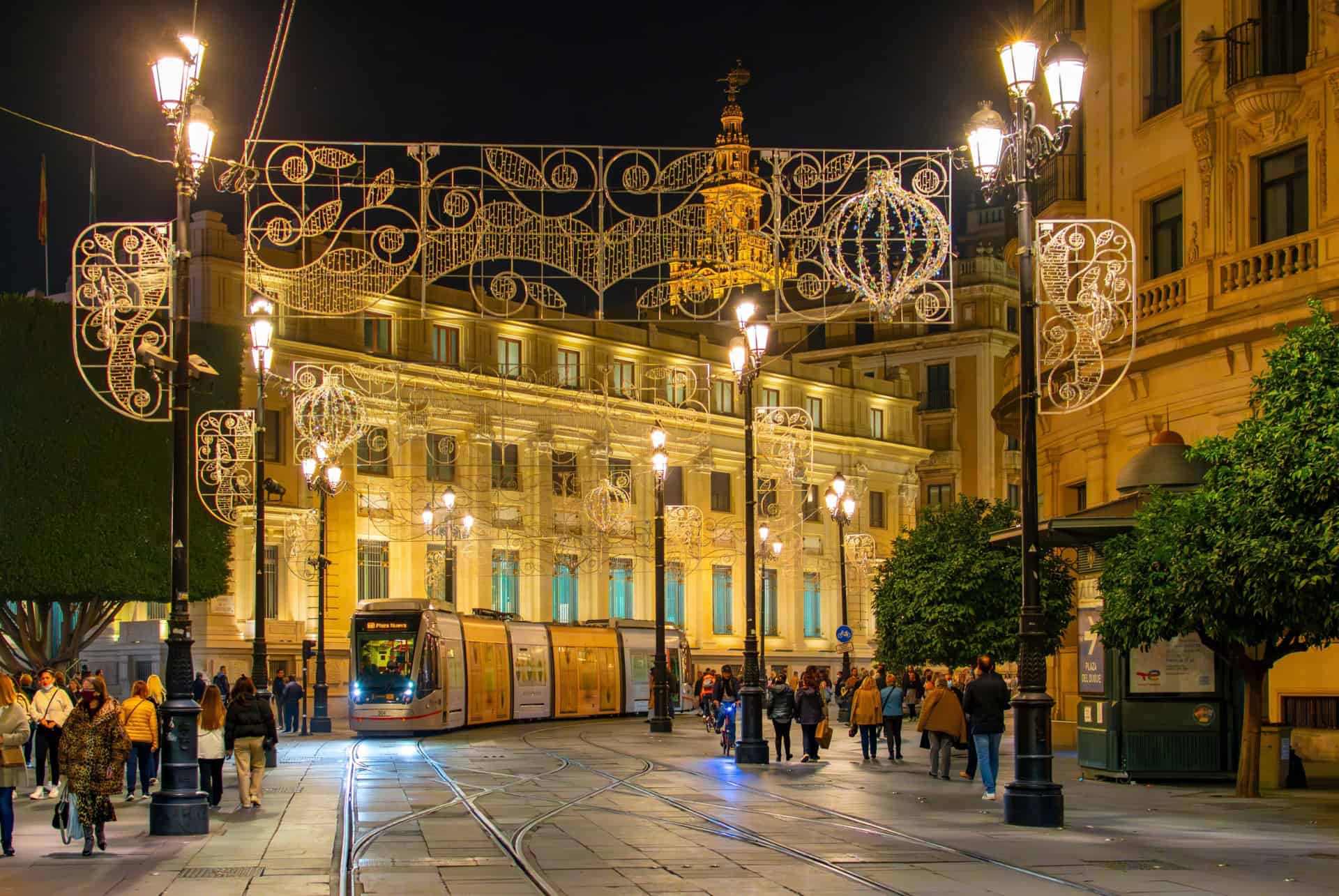 tramway nuit seville