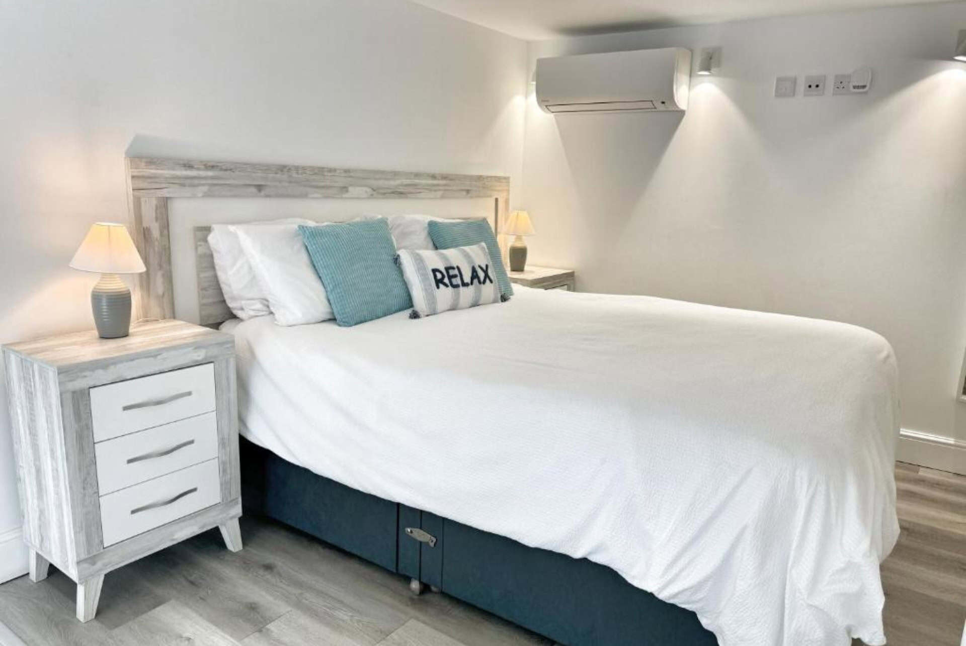 luxury catalan bay beach house chambre