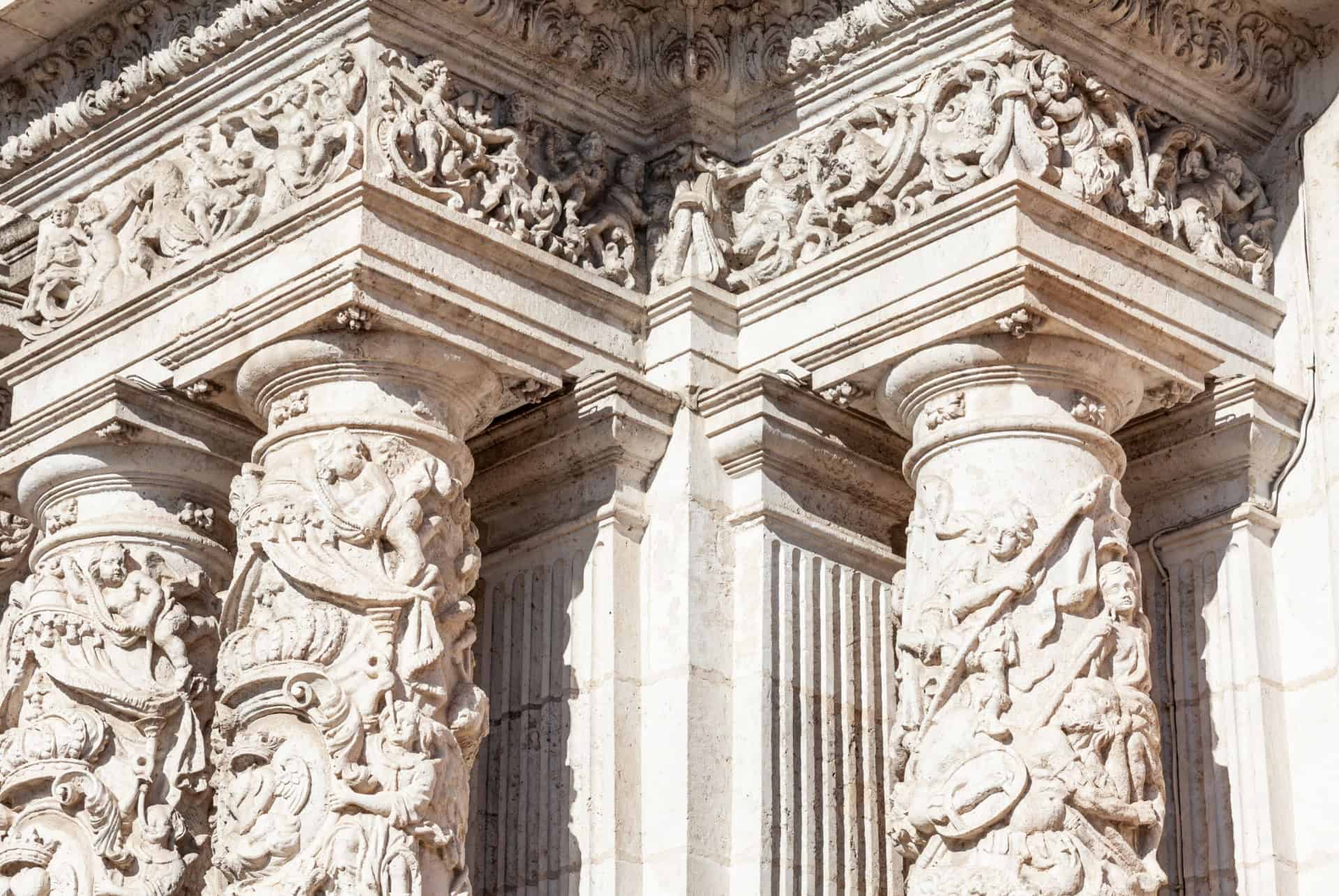 colonnes du palais san telmo