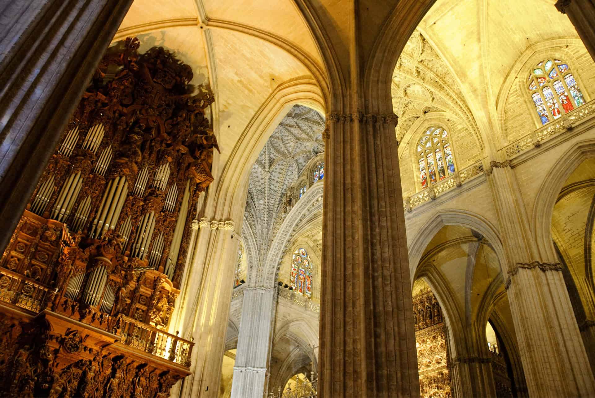 interieur cathedrale