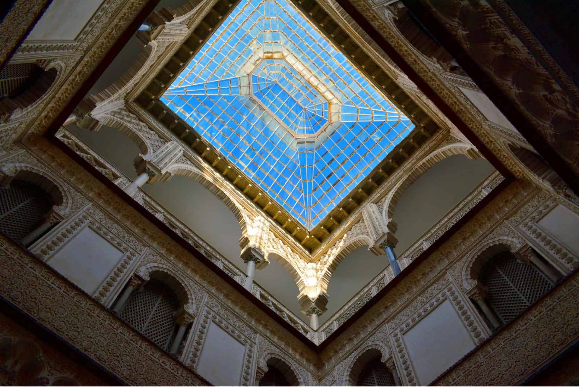 patio de las muñecas alcazar seville