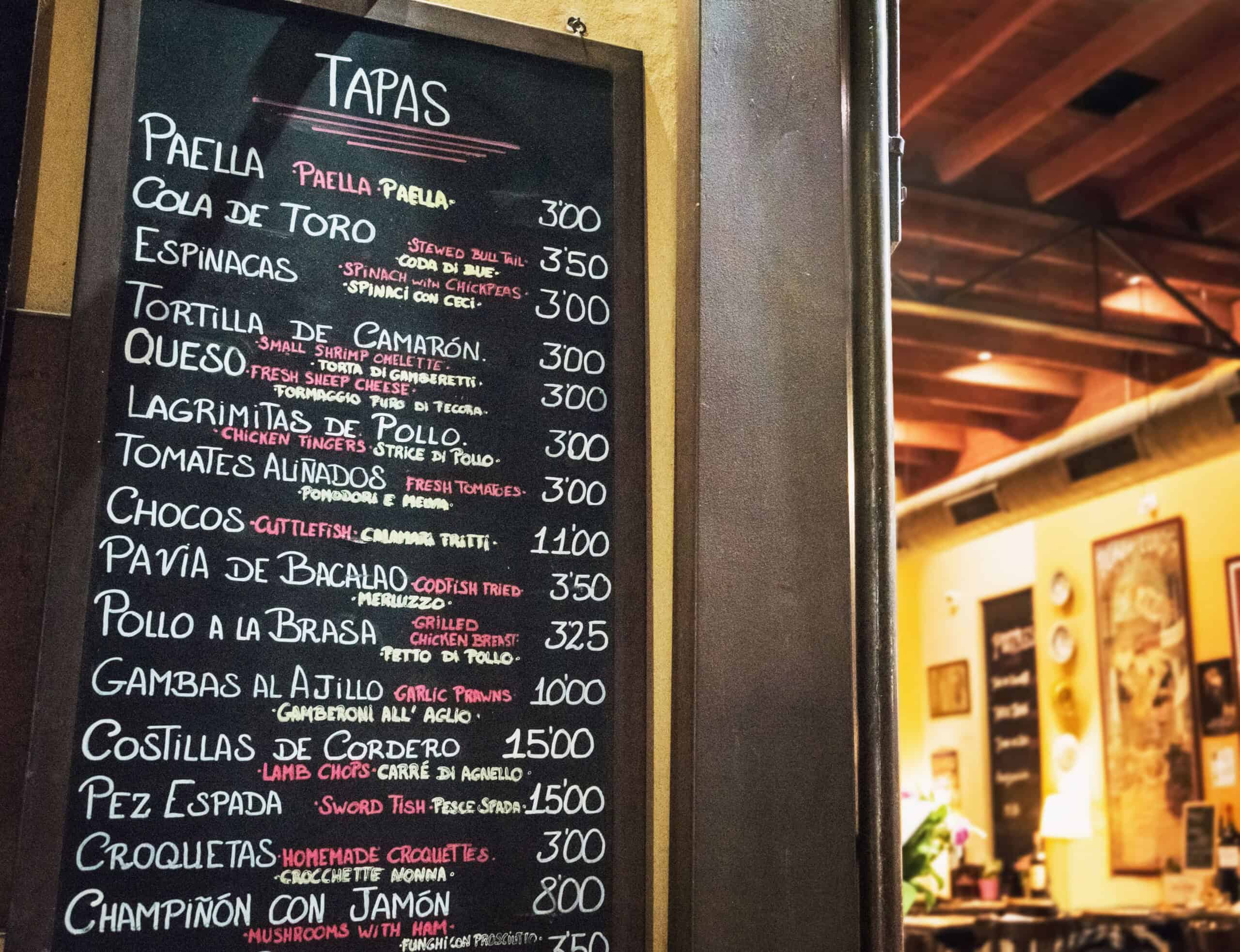 ardoise avec menu meilleurs bars à tapas de séville