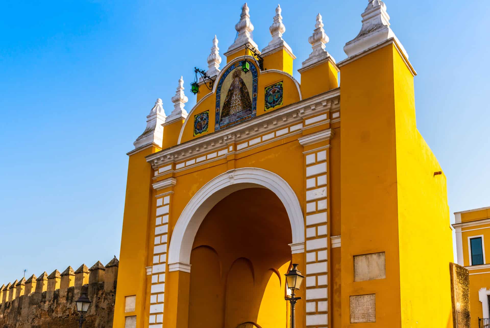 puertas de la macarena quartiers de séville