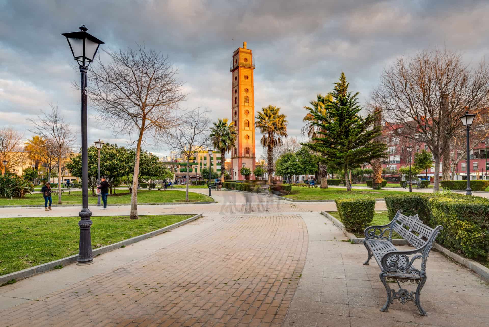 torre de los perdigones quartier de la macarena