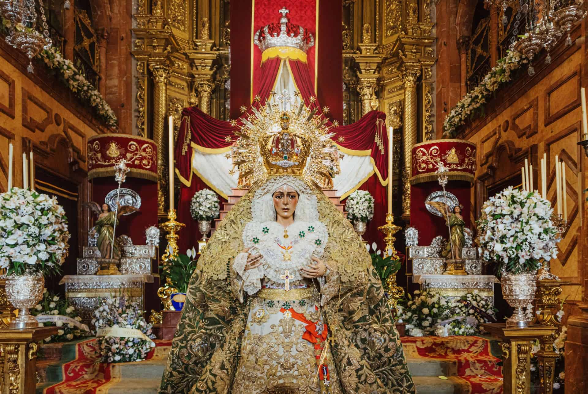 vierge de l'espérance à la basilique de la macarena