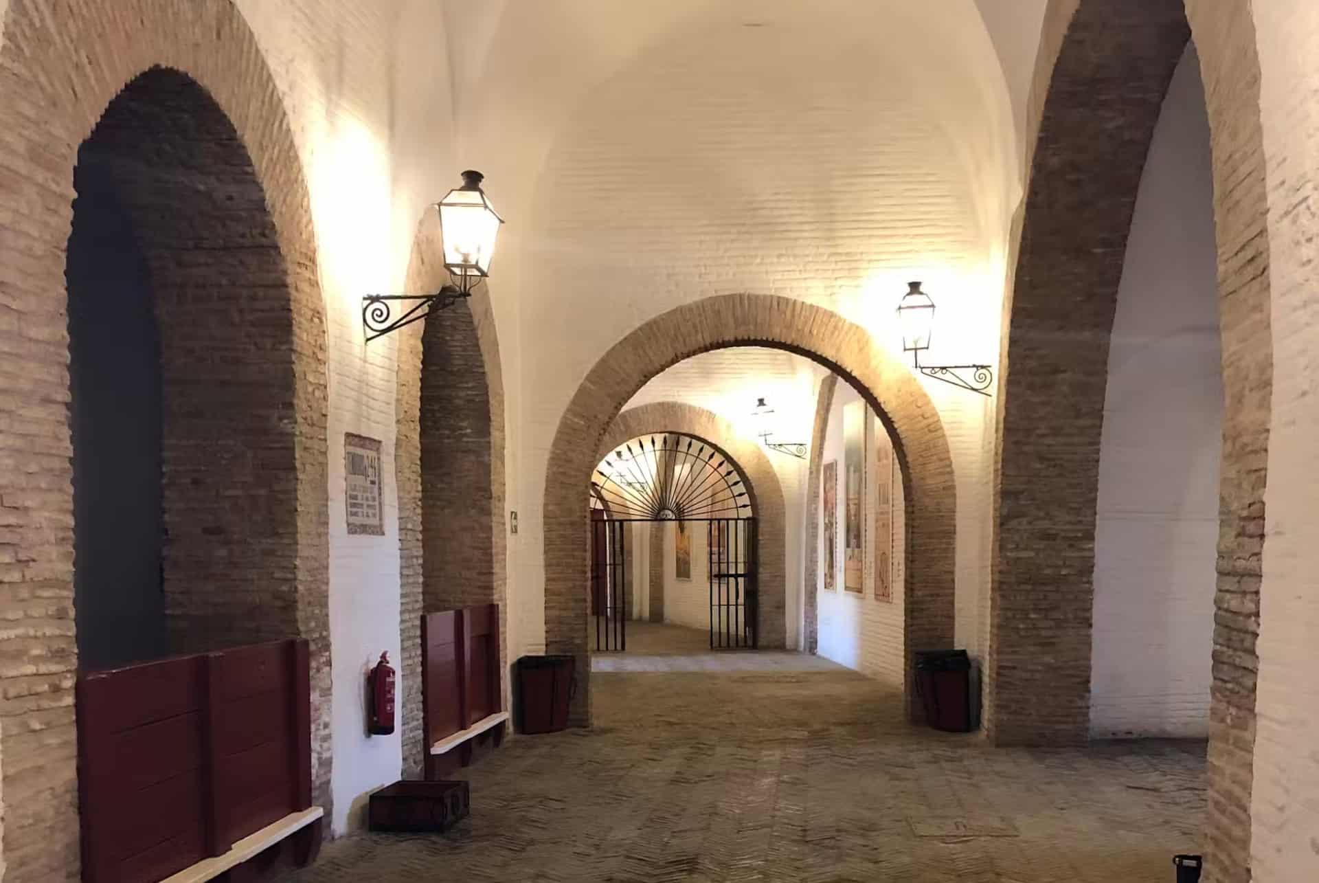 couloirs menant a arene